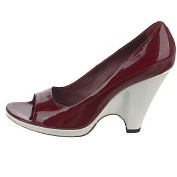 Marc Jacobs Patent Leather Peep-Toe Platform Wedge Heels / Shoes - Picture 14 of 16